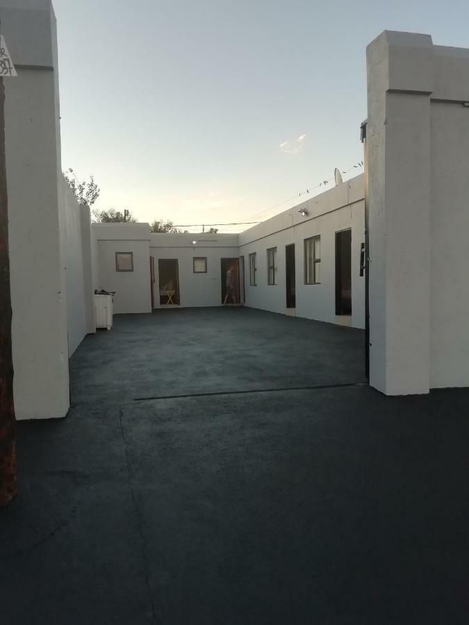 FGM Guesthouse 2 Alberton Extérieur photo